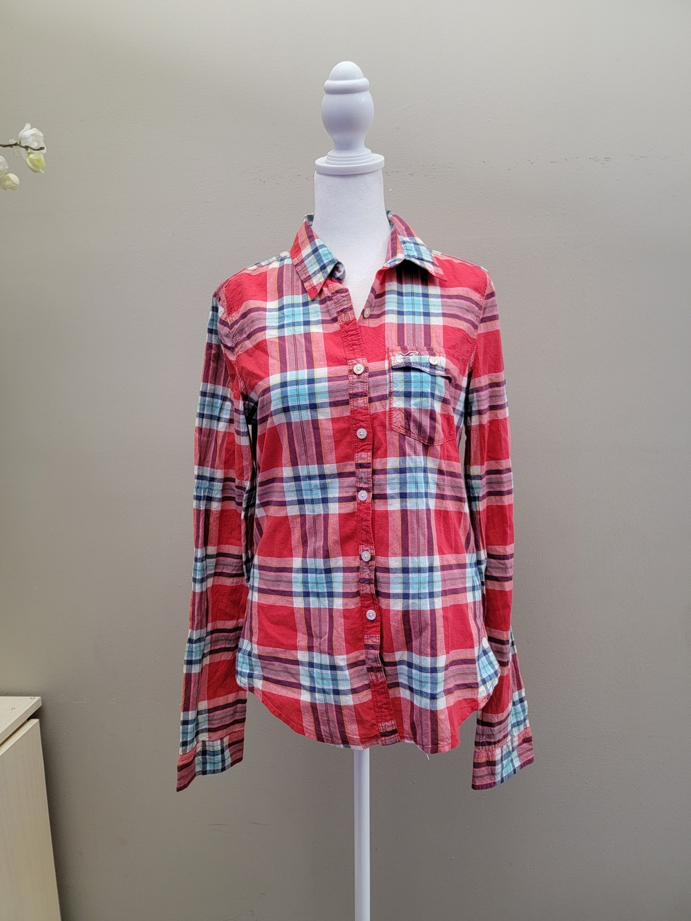 Hollister Red Plaid Button-Down Shirt Size M